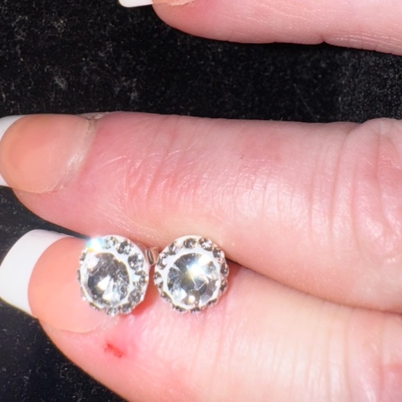 SILVER AND WHITE AUSTRALIAN CRYSTAL HALO STUD EARRINGS NEW IN BOX - Picture 12 of 12